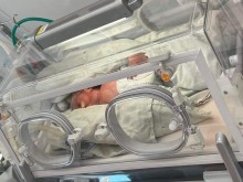 В Пловдив спасиха недоносено бебенце благодарение на линейката, купена с капачки
