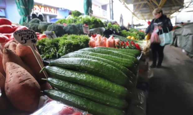 Цените на плодовете и зеленчуците на едро се понижават но