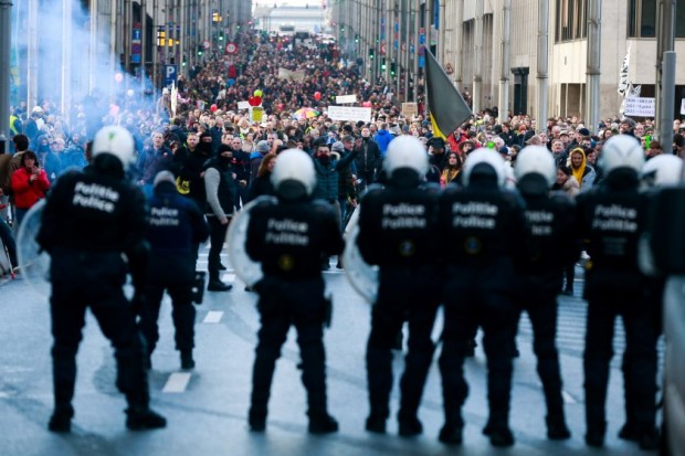 Около 70 000 работници излязоха днес по улиците на Брюксел