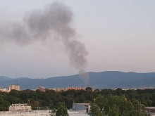 Сигнал: Нещо гори, и то доста! Вият пожарни!