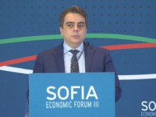 Асен Василев заяви, че резултатът от вота на недоверие зависи от съвестта на шест човека