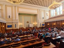 Утре в 19:10 става ясно дали правителството ще падне