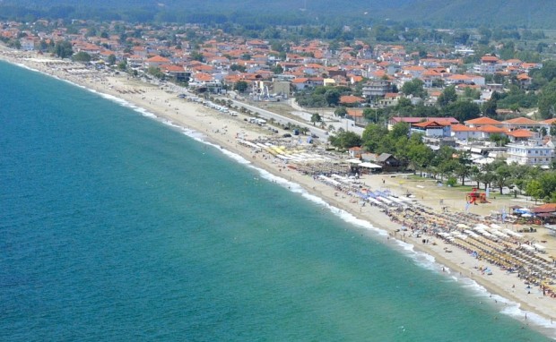 30-годишна българка намушка съпруга си в гръцкия курорт Аспровалта. Кървавият