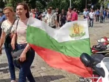 Стотици протестират срещу високите цени на горивата