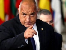ГЕРБ: Лена може да нарежда на Петков и Василев, ние нямаме нужда от нейната юридическа "сила"