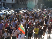 "Гардиън": Политическата криза в България поставя под въпрос газа за зимата