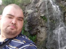 Мъж и жена молят за помощ: Не обядваме, едва оцеляваме