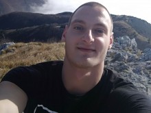 Мъж продава колата си, за да помогне на Марио от Пловдив