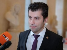 Скандал с интервю на премиера пред "Гардиън". Призна ли Петков за износ на оръжие към Украйна?