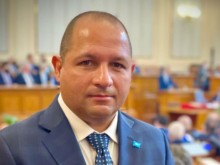 Младен Шишков: Наистина ли сте толкова облъчени от мазната усмивка и фалшивите лозунги?