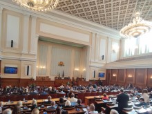 Депутатите се разбързаха за бюджета: Събират се извънредно във вторник