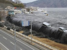 Предупреждават за цунами на 300 км от България
