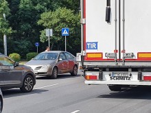 Катастрофа с турски ТИР причини голямо задръстване до "Технополис"
