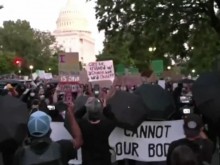 В САЩ: Исторически обрат срещу абортите, хиляди протестират по улиците
