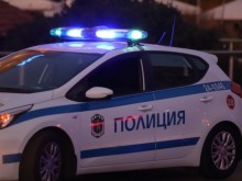 Екшън: Шофьор помете три автомобила след преследване с патрулки на полицията