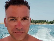 Победител в "Биг Брадър" изригна срещу цените на морето, качи и снимка на касова бележка за доказателство