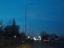 Слагат ново осветление на моста на Адата