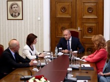 След консултациите при президента от ГЕРБ-СДС заявиха, че ще върнат мандата, ако той стигне до тях