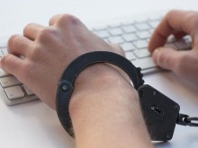 Млада жена профука на хазарт 6000 лв. от банковата сметка на приятелка