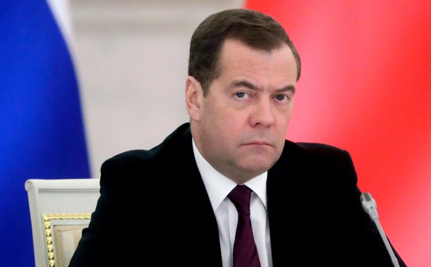 Бившият руски президент Дмитрий Медведев обвини Букурещ че иска да
