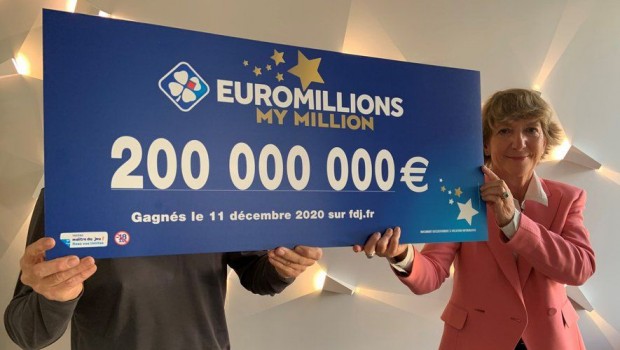 Семейство от Великобритания осъмна с рекордна печалба от лотарията EuroMillions