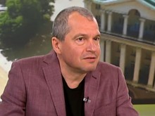 Тошко Йорданов: Това, че трябва да се изгонят 70 човека от руското посолство, е хрумка на Кирил Петков