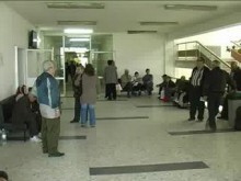 Търсят спасение от съкращение с фалшиви болнични