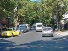 Юмручно право на булевард в Пловдив между шофьори
