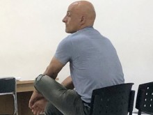 Обвиниха го, че е душил и удрял полицаи пред "Кауфланд", той разказа съвсем друго