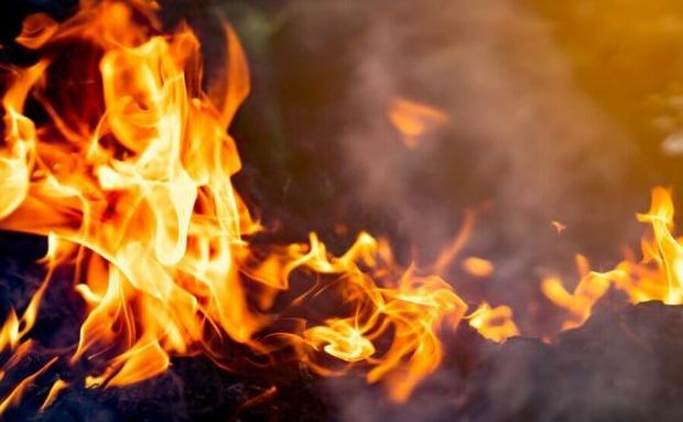 Голям пожар избухна в къща в благоевградското село Изгрев  В къщата