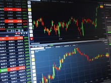 Какво се случва с парите, когато цените на акциите се понижат?