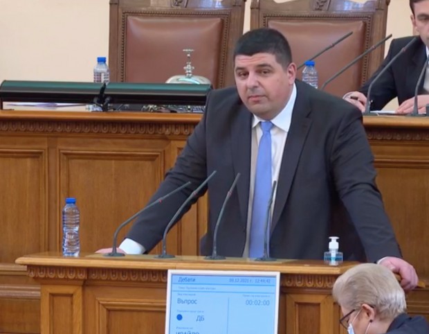 Депутатът от Демократична България Ивайло Мирчев с коментар във фейсбук