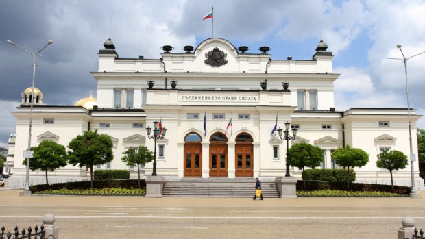 Спешно свикват председателски съвет в Народното събрание, след като стана