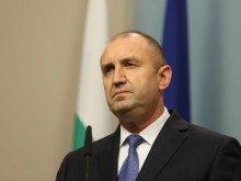 Президентът с призив към Петков заради напрежението с Русия