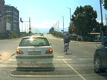 По-добре не гледайте това видео! Велосипедисти сътвориха безобразието на деня