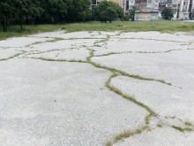 Заслужават ли децата ни да играят в такива условия?