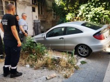 Вижте какво направи 77-годишен шофьор, пожарникари оправиха белята