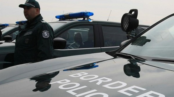 Водач и пътник в автомобил с кърджалийска регистрация са задържани
