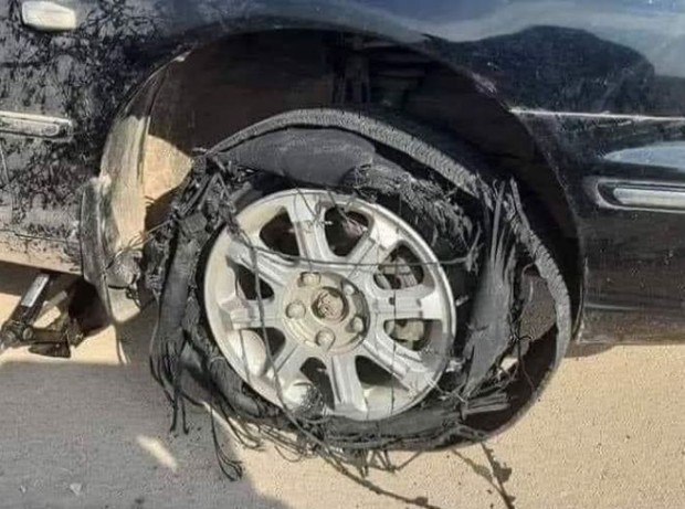 Съвети за спиране на автомобил когато една от гумите се