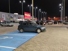В Пловдив искат нощем хората да ползват паркингите на големите вериги, нови правила и за тротинетките