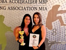 Красиви полицайки с много точен мерник