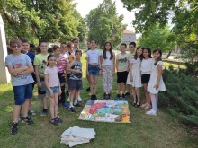 Четири различни пана заминаха за четири училища в България