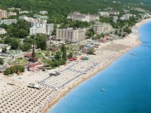Зловещо убийство на Златни пясъци, задържаха съпругата на жертвата и млад българин