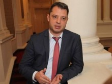Добрев към управляващите: Ще бъде изключително нечестно да избягате сега