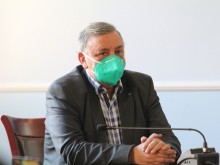 Проф. Кантарджиев: Малко закъсняхме с ковид мерките