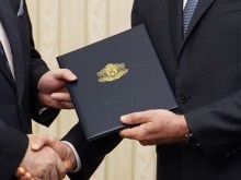 Румен Радев връчва втория мандат на ГЕРБ-СДС утре