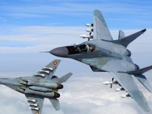 Вдигнаха под тревога изтребителите на "Графа" заради самолет нарушител