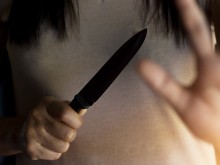Оставиха в ареста жената, която заплаши с нож дете на кръстовище в София