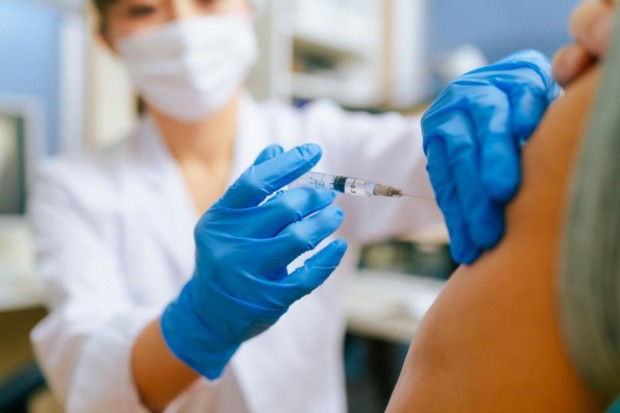 Европейската агенция по лекарствата ЕМА  заяви че ваксината срещу COVID 19