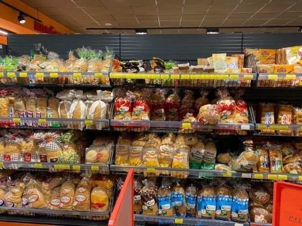 Забелязва се леко поевтиняване на хляба в цялата страна Цената